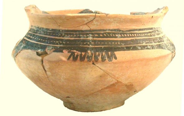 Kantharos (the two high strap handles now missing) decorated in the Oenotrian Matt-painted Miniature Style. Found on the Temple plateau of the Timpone della Motta during the Scavi Kleibrink 1992-2004. Late 8th century BC, National Archaeological Museum of the Sibaritide, Sibari. Kantharos (the two high strap handles now missing) decorated in the Oenotrian Matt-painted Miniature Style. Found on the Temple plateau of the Timpone della Motta during the Scavi Kleibrink 1992-2004. Late 8th century BC, National Archaeological Museum of the Sibaritide, Sibari.