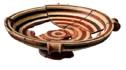 Plate decorated with concentric circles and four fusiform handles, on conical foot, found during the Scavi Kleibrink 1991-2004, Athenaion, Timpone della Motta, 7th c. BC, National Archaeological Museum, Sibari. Plate decorated with concentric circles and four fusiform handles, on conical foot, found during the Scavi Kleibrink 1991-2004, Athenaion, Timpone della Motta, 7th c. BC, National Archaeological Museum, Sibari.